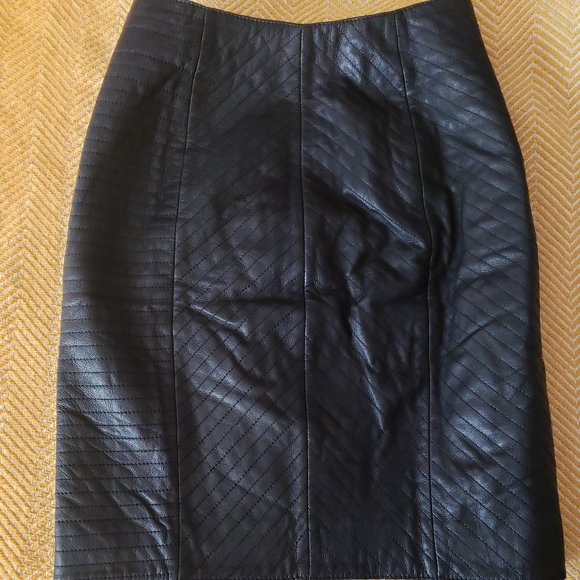 Reiss Azure Quilted Leather Zip-Up Pencil Skirt - Picture 4 of 6